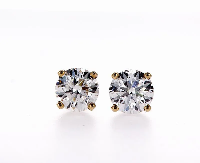 14K  Gold Round Diamond Stud Earrings (1.50Ctw)