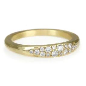 18 Gold Tapered Ring with Diamond Center Section