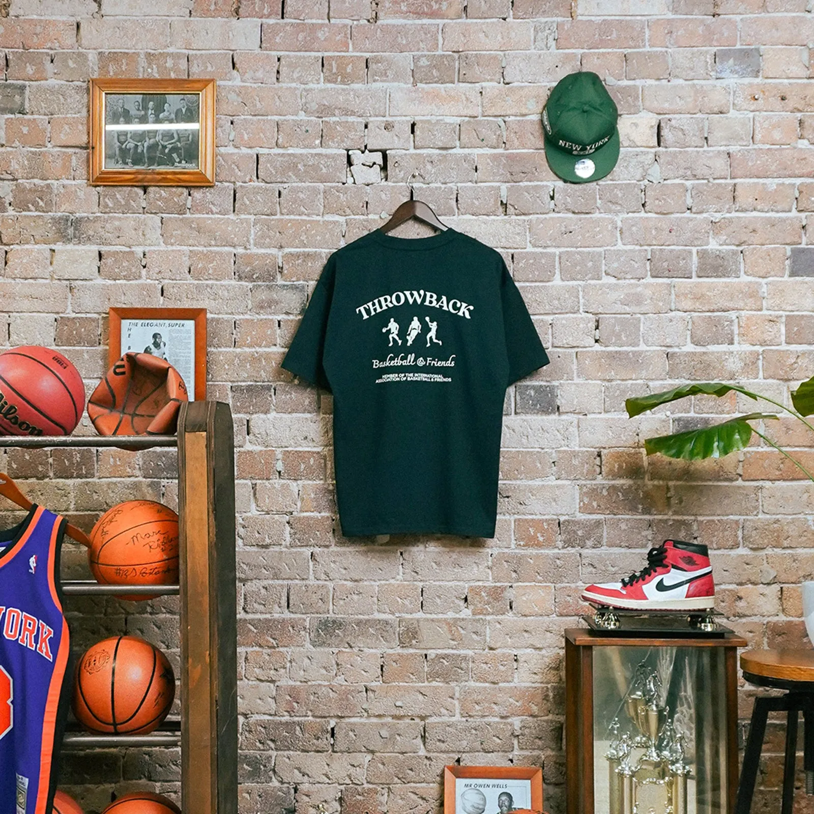 Basketball & Friends International Tee - Racing Green