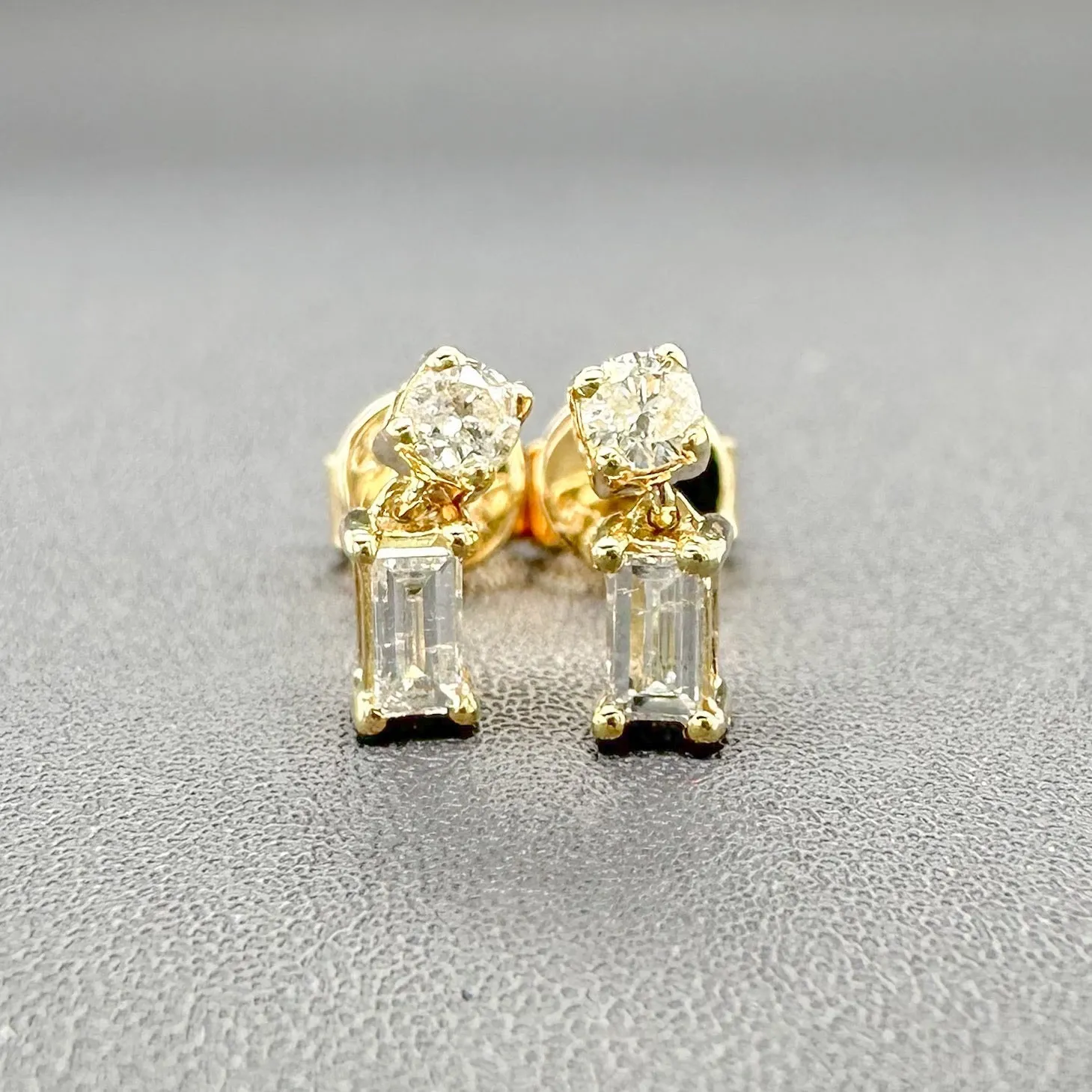 Estate 14K Y Gold 0.26ctw G/SI2 Diamond Drop Earrings