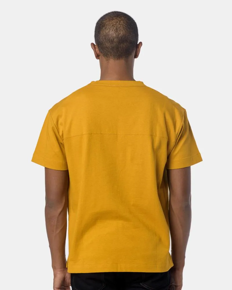 Heavy T-Shirt in Curry