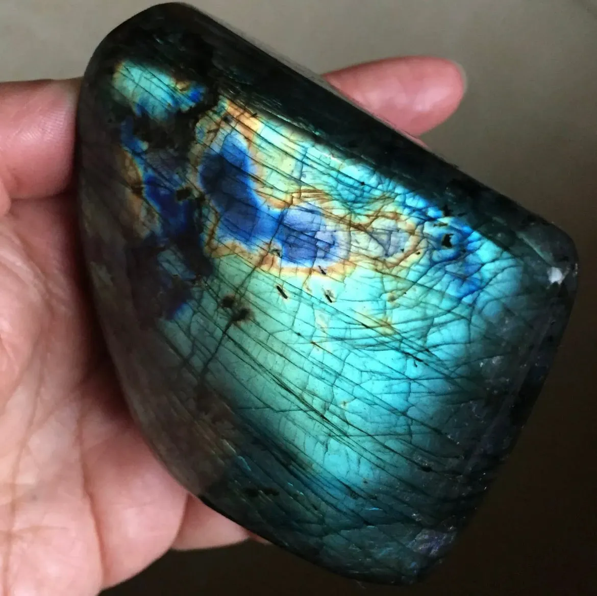 Natural Spectrolite Labradorite gemstone