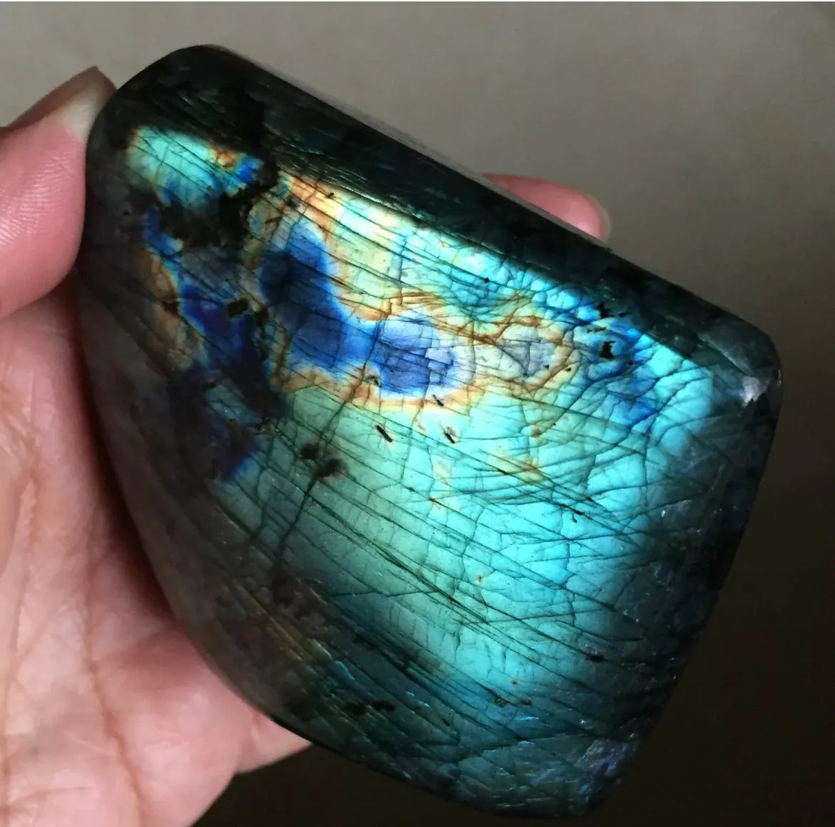 Natural Spectrolite Labradorite gemstone