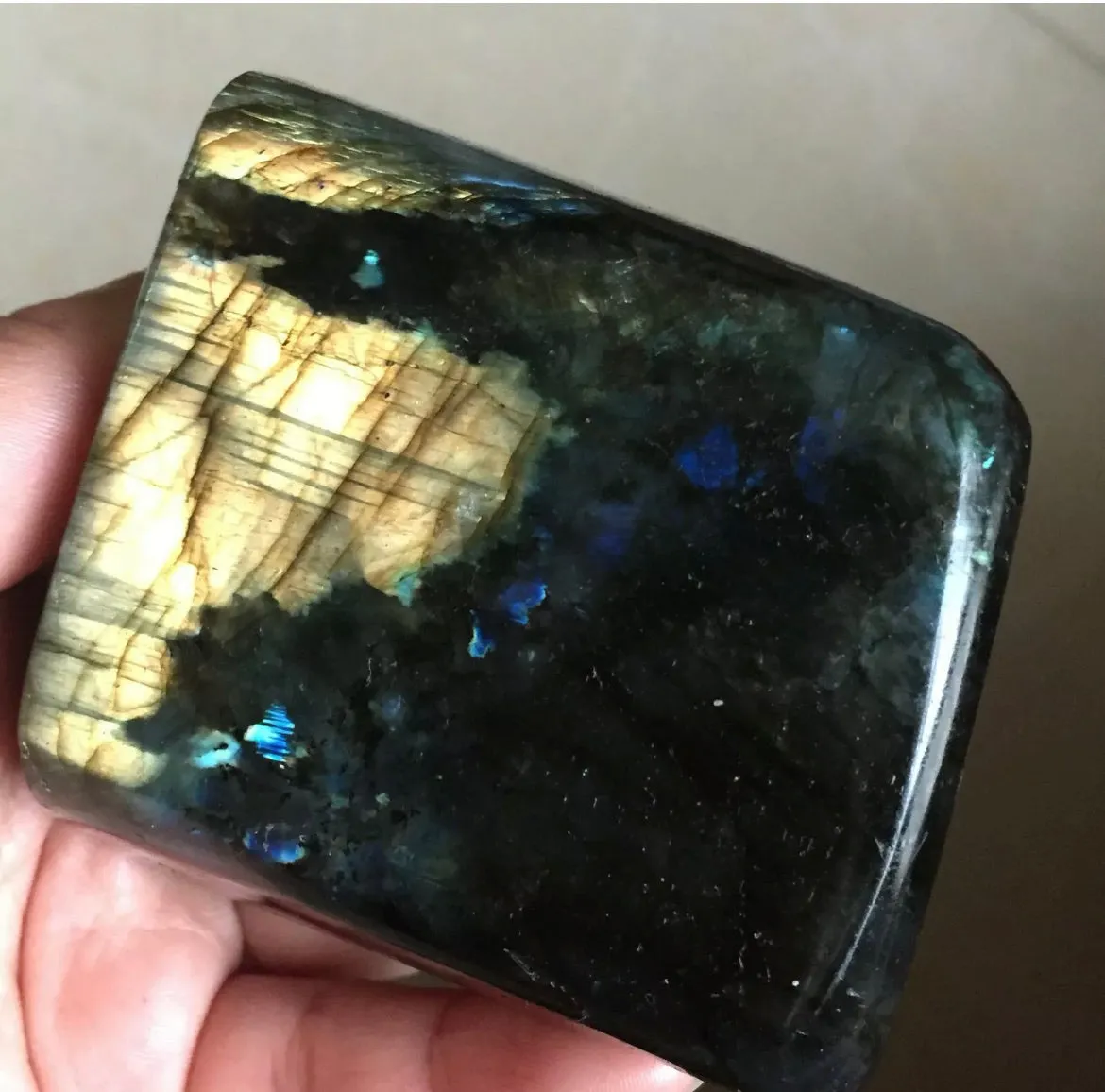 Natural Spectrolite Labradorite gemstone