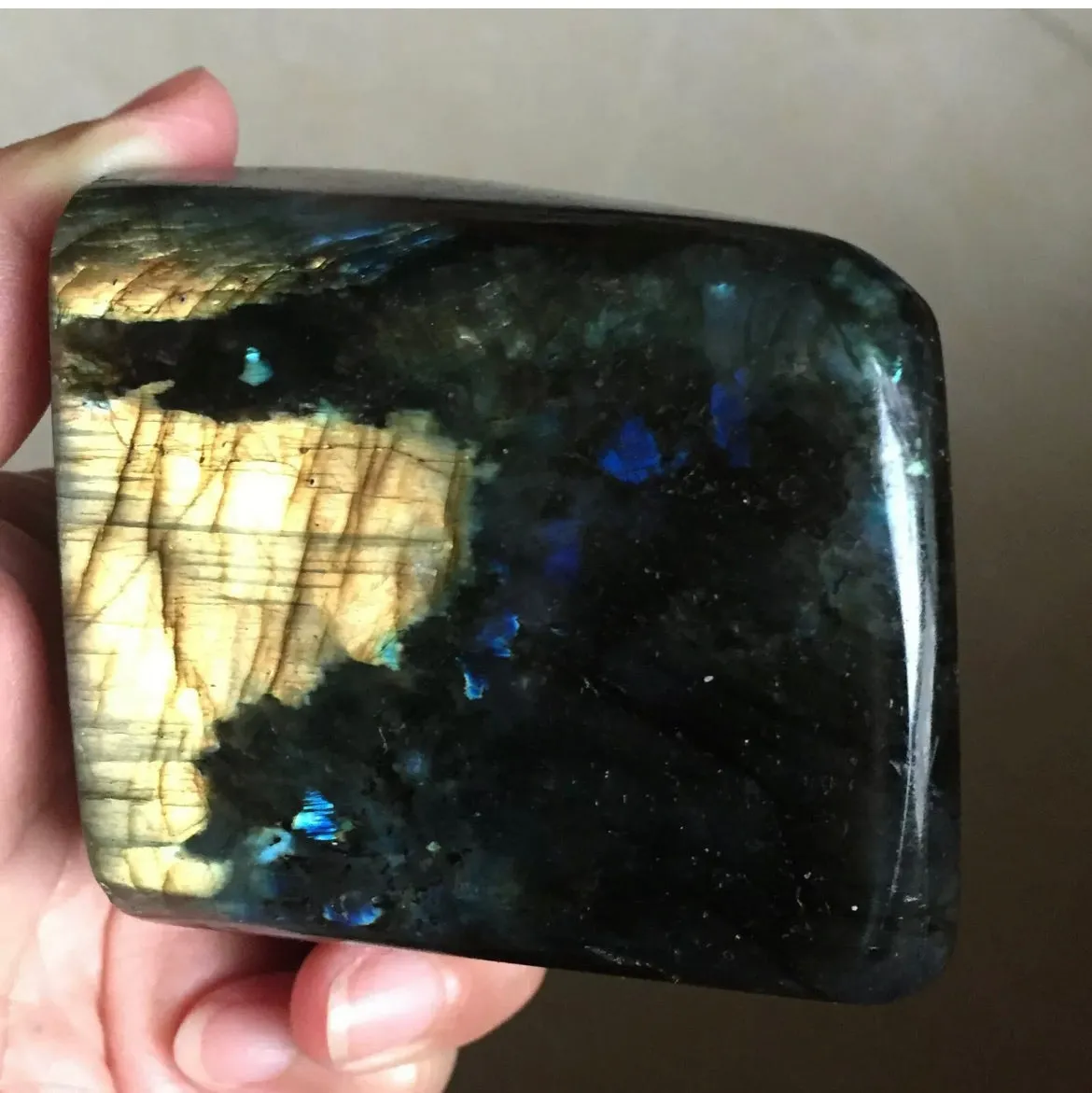 Natural Spectrolite Labradorite gemstone