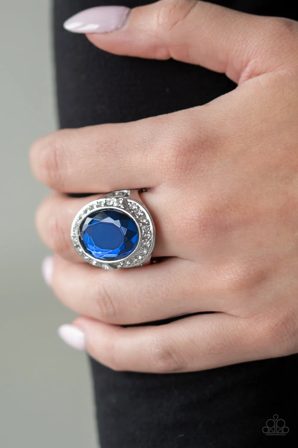 Queen Scene - Blue Paparazzi Ring