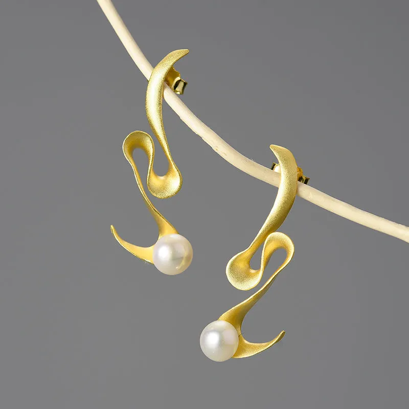 Spiral Pearl - Dangle Earrings