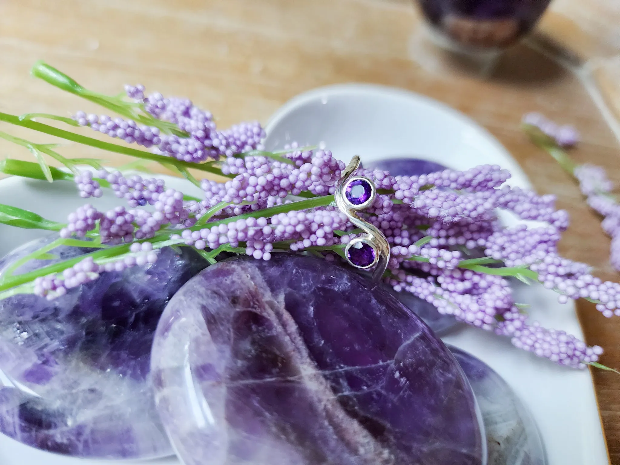 Wavy Crystal Sterling Ring || Amethyst